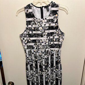 Aqua Bloomingdale's sleeveless stretchy scoop neck mini Dress⬆️ M